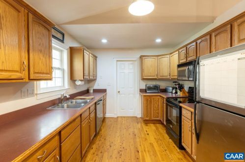 11 Shiloh Ct, Bybee VA  22963-3217 exterior