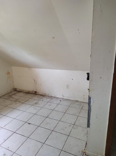 3206 Fairmount Ave, Milwaukee WI  53209-5446 exterior