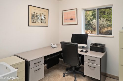 325 Panorama Blvd, Sedona AZ 86336-5537 exterior