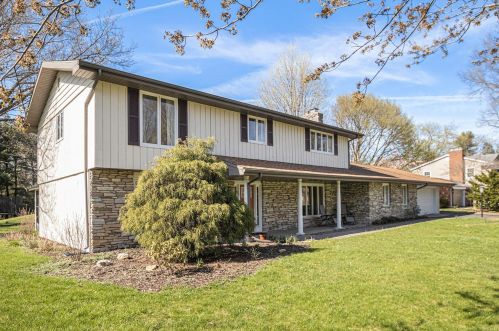 15625 Windingbrook Dr, Mishawaka, IN 46545-1548