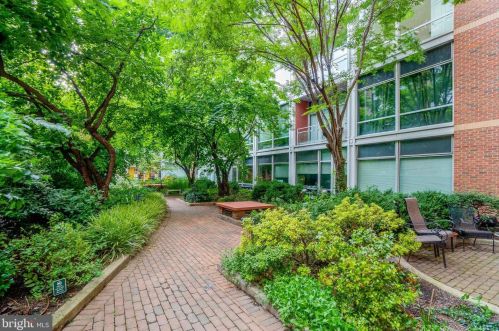 22 Front St, Philadelphia PA  19106-3354 exterior