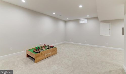 5410 Dabneys Mill Ct, Haymarket VA  20169-4519 exterior