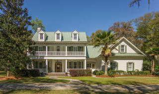 1 Tuxedo Dr, Beaufort, SC 29907-2260