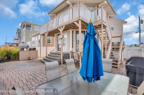 406 Eisenhower Ave, Pelican Island NJ  08751-1625 exterior