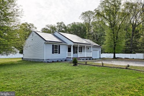 9896 Shore Dr, Seaford, DE 19973-7820