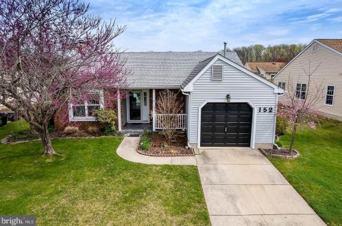152 Lakebridge Dr, West Deptford, NJ 08096-6724