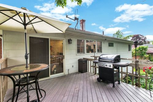 83 Otis Rd, Islip Terrace NY  11752-1907 exterior