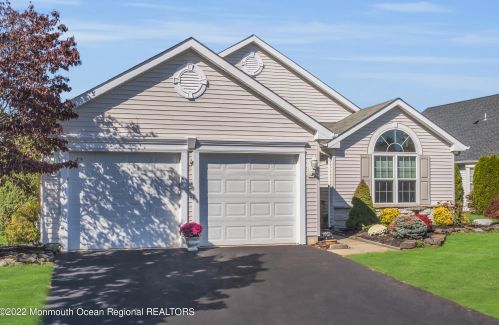 149 Skyline Dr, Lakewood NJ  08701-5737 exterior