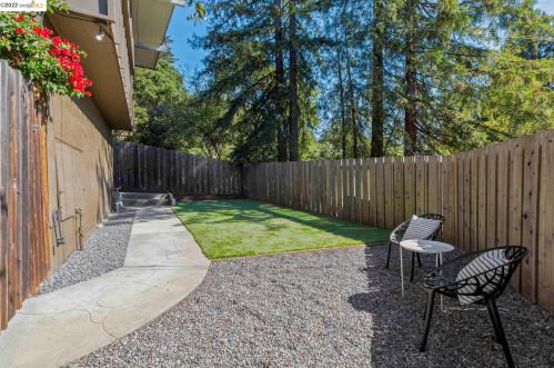 4985 Hedge Ln, Oakland CA  94602-2641 exterior