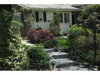 608 Orchard Hill Dr, Pittsburgh, PA 15238-2518