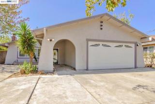 4228 77th St, Sacramento CA  95820-3627 exterior