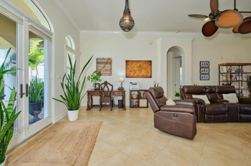 1121 1 Ter, Cape Coral FL  33991-1591 exterior