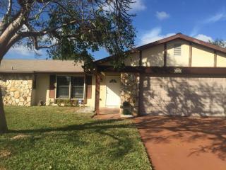 5203 Michael Ave, Boynton Beach, FL 33472-1145