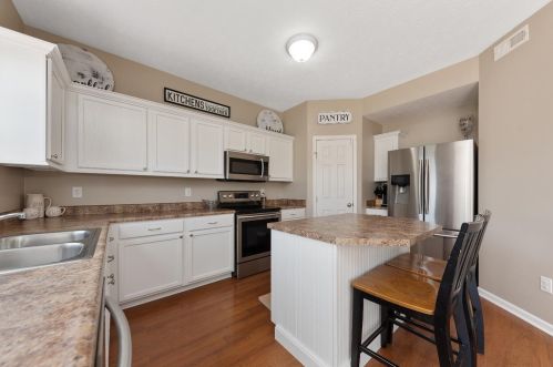 45 Hummingbird Way, Amelia OH  45102-2193 exterior