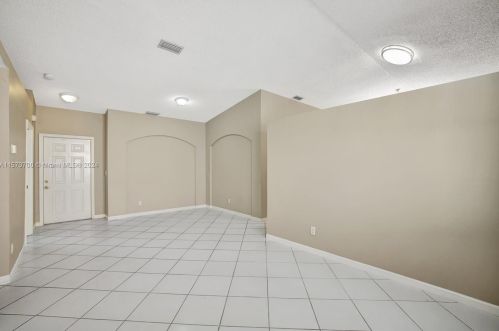 2728 177th Ave, Hollywood FL  33029-5142 exterior
