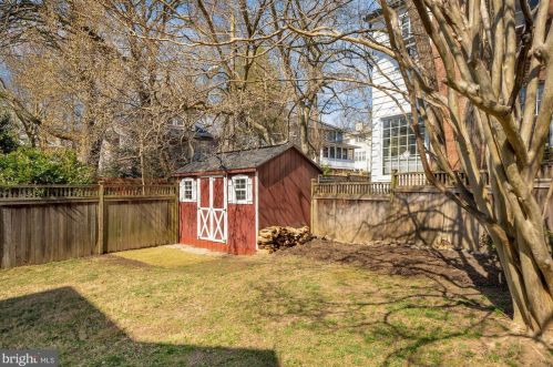 5900 31 Pl, Washington DC 20015-1676 exterior