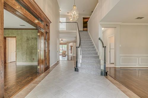 1800 Southwicke Dr, Lewisville TX  75022-8430 exterior