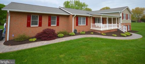 4006 Latham Dr, Haymarket, VA 20169-2409