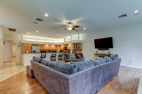 3874 Crescent Cove Pl, Tarpon Springs FL  34688-7708 exterior