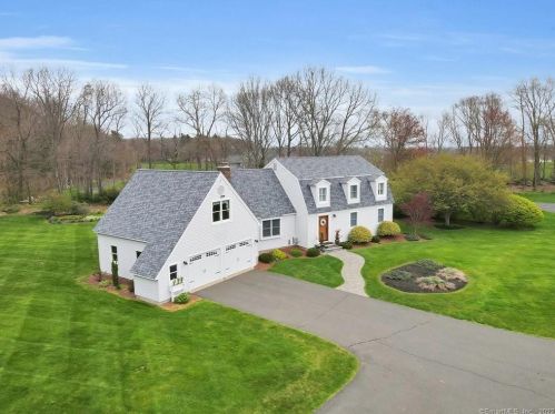 39 Anthony Rd, Manchester, CT 06043-7539