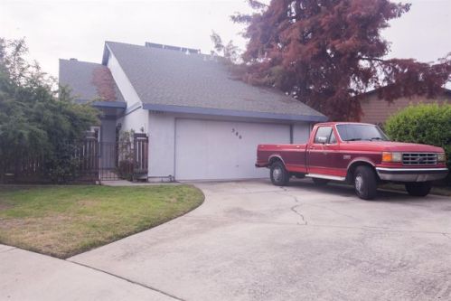 580 Curt Ct, Turlock, CA 95382-1048