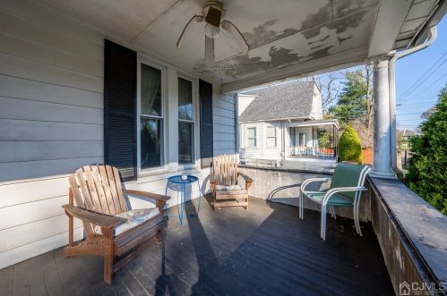 86 Freeman St, Woodbridge NJ  07095-3401 exterior