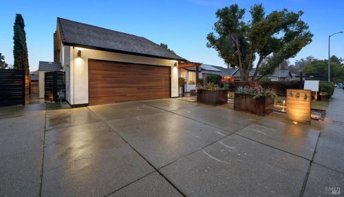 403 Temple Dr, Vacaville CA  95687-5146 exterior