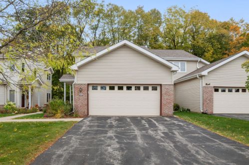 4681 Hunter Ln, Waukesha, WI 53151-7484