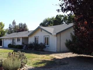 8211 Rivergreen Dr, Elverta, CA 95626-9659