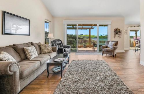 4821 Vigilant Way, Carlsbad CA  92008-3788 exterior