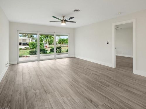 390 Palm Dr, Naples, FL 34112-4937