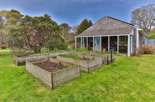 120 Viola Rd, Eastham MA  02642-1792 exterior