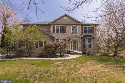 3042 Foulk Rd, Boothwyn, PA 19060-2001