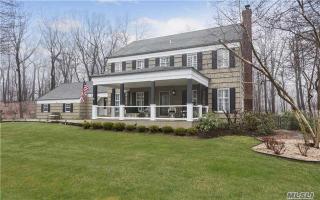 42 Soundview Dr, Shoreham, NY 11786-1155