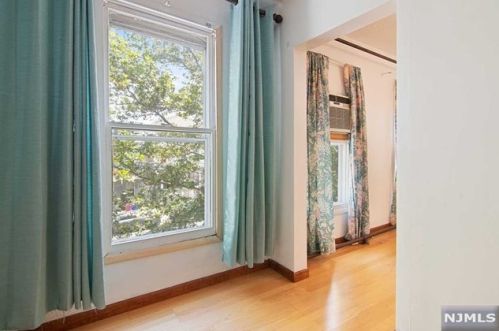 162 Summer Ave, Newark NJ  07104-2614 exterior