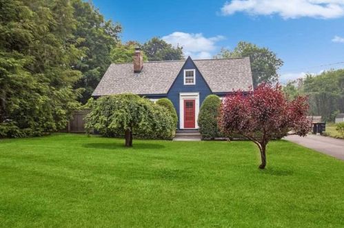 1317 Clark Hts, Pleasant Valley, NY 12569-7758