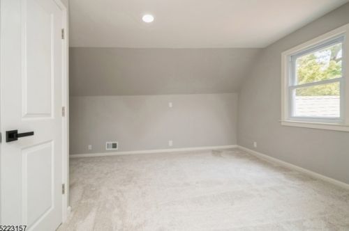 27 Dogwood Rd, Greystone Park NJ  07950-1918 exterior