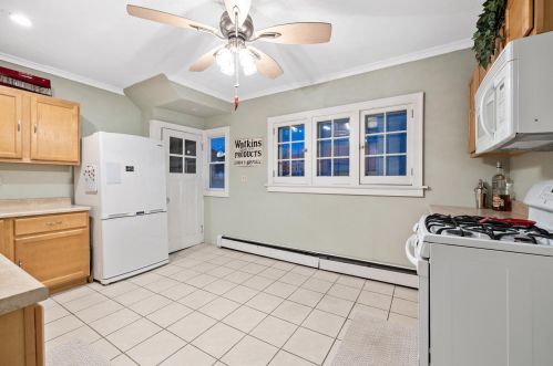 828 32, Milwaukee WI 53215-1549 exterior