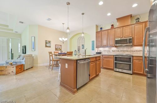 9137 Isla Bella Cir, Bonita Springs FL  34135-7198 exterior