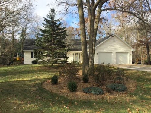 4133 Saint Francis Park Dr, Green Bay, WI 54313-8436