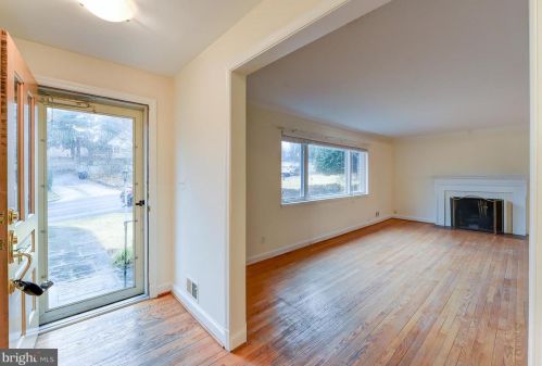 5168 Linnean Ter, Washington, DC 20008-2045