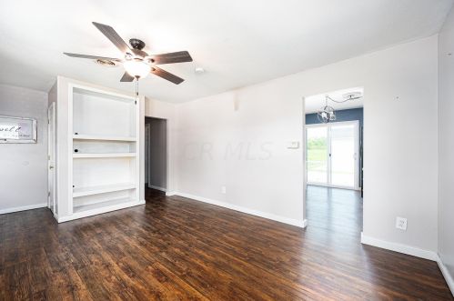 430 Madison Dr, West Jefferson OH  43162-1304 exterior