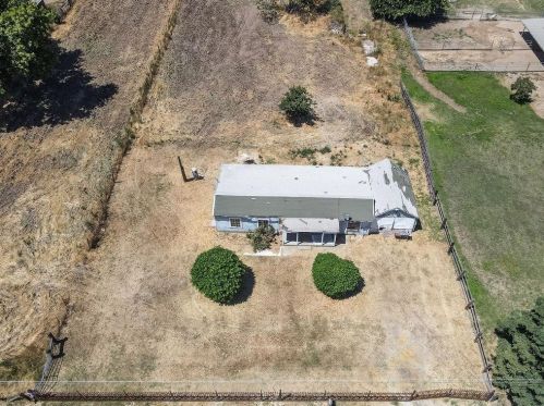 633 Greenway Ave, Turlock CA  95380-6424 exterior