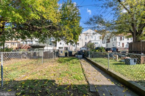 623 Front St, Harrisburg PA  17104-1627 exterior