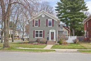 1015 8th St, Wausau, WI 54403-4956