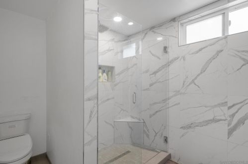 6342 Farley Dr, San Diego CA  92122-3025 exterior