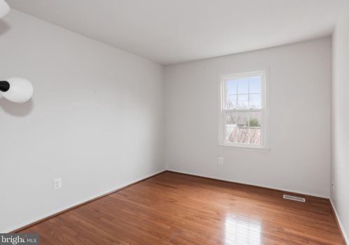 5509 Miles Ct, Springfield VA 22151-1714 exterior