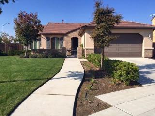 4301 Bain Ave, Fresno, CA 93722-0448
