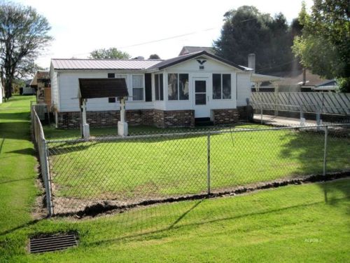 900 Broadway St, Middleport, OH 45760-1235
