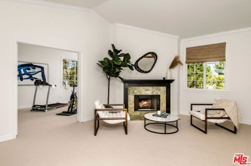 29646 Ridgeway Dr, Calabasas CA  91301-4147 exterior